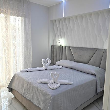 Bebsantaniellohouse1 Bed & Breakfast เนเปิลส์ ภายนอก รูปภาพ