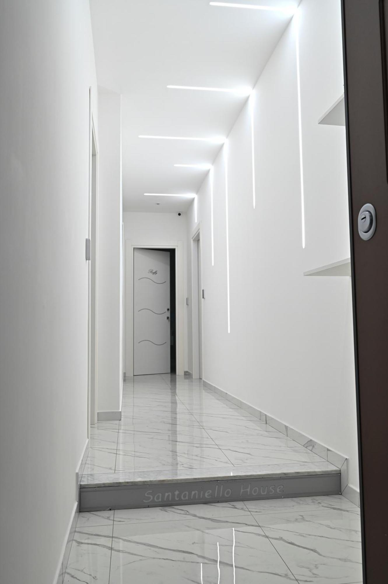 Bebsantaniellohouse1 Bed & Breakfast เนเปิลส์ ภายนอก รูปภาพ