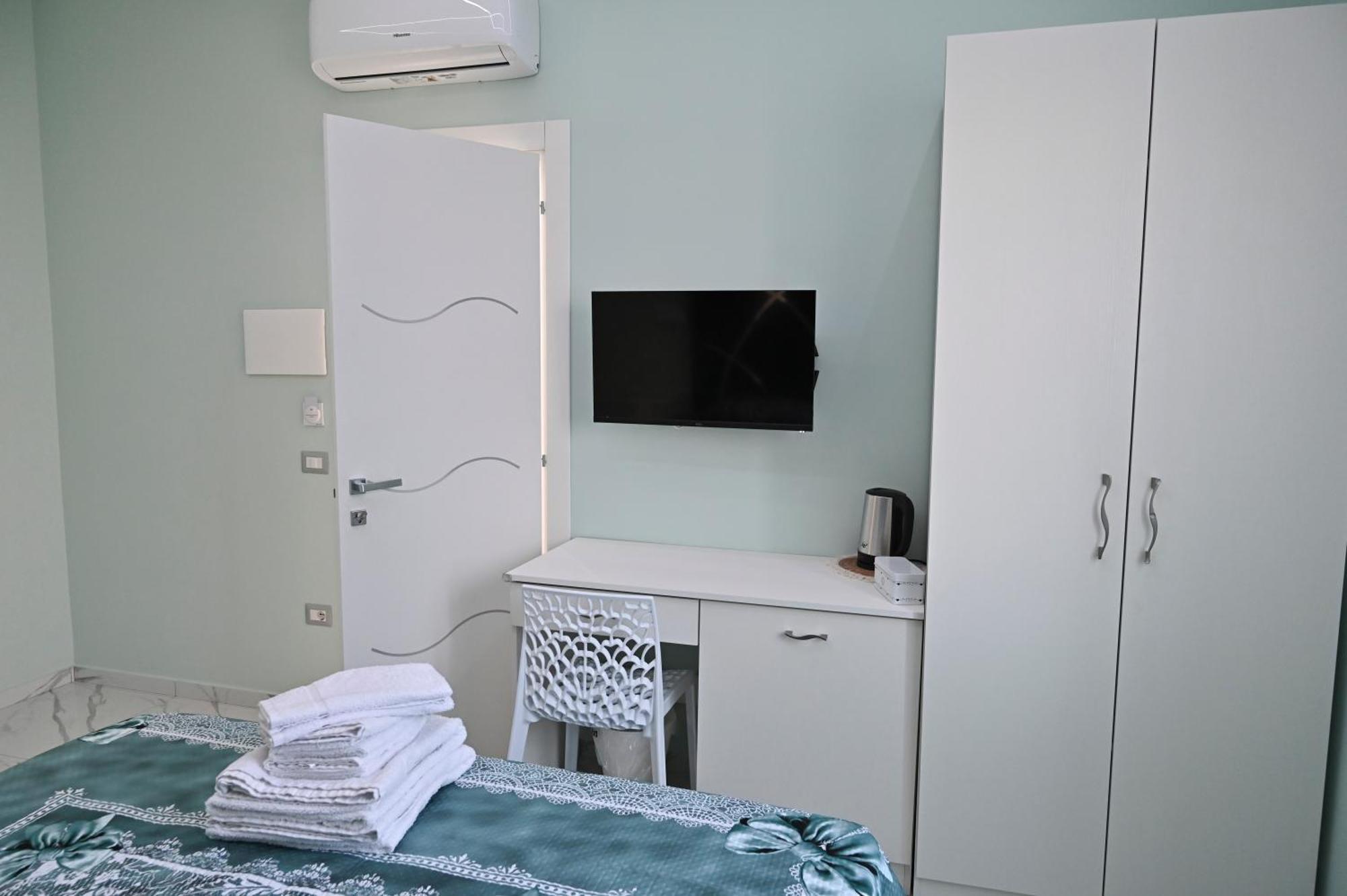 Bebsantaniellohouse1 Bed & Breakfast เนเปิลส์ ภายนอก รูปภาพ