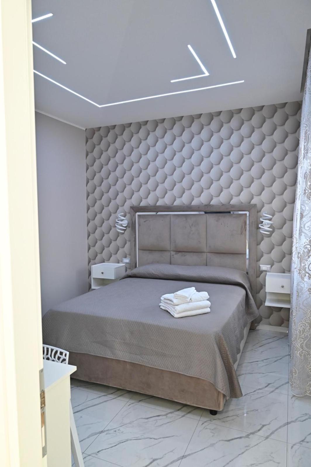 Bebsantaniellohouse1 Bed & Breakfast เนเปิลส์ ห้อง รูปภาพ