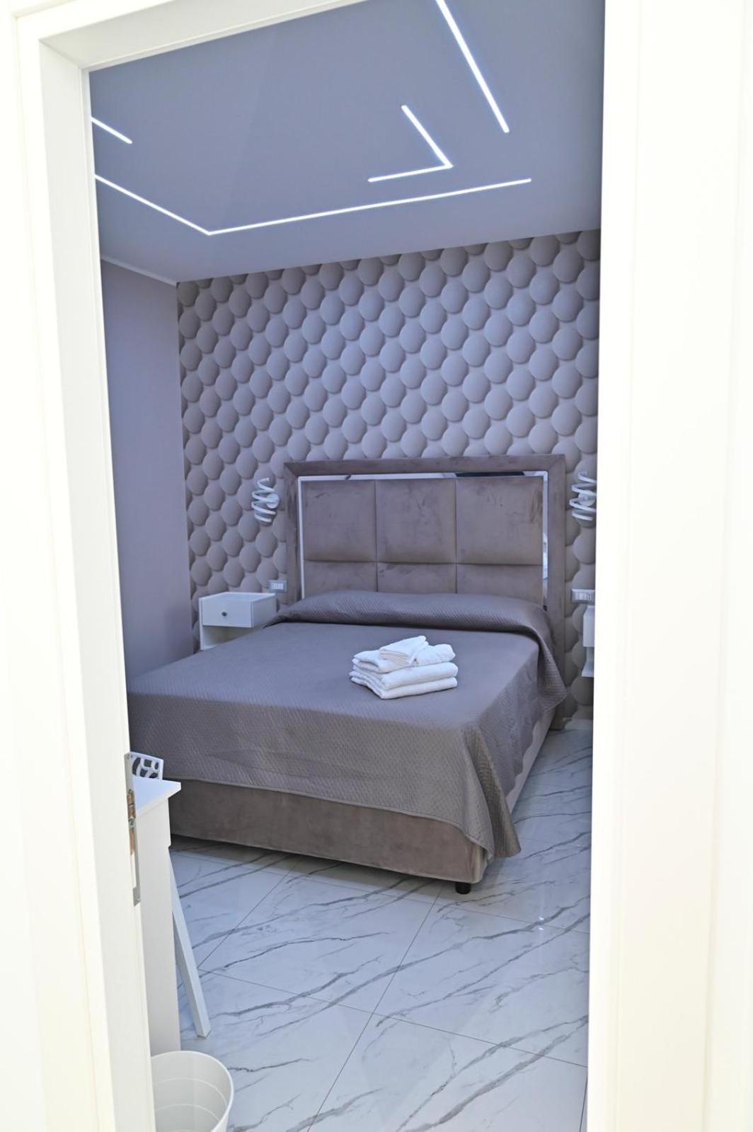 Bebsantaniellohouse1 Bed & Breakfast เนเปิลส์ ภายนอก รูปภาพ