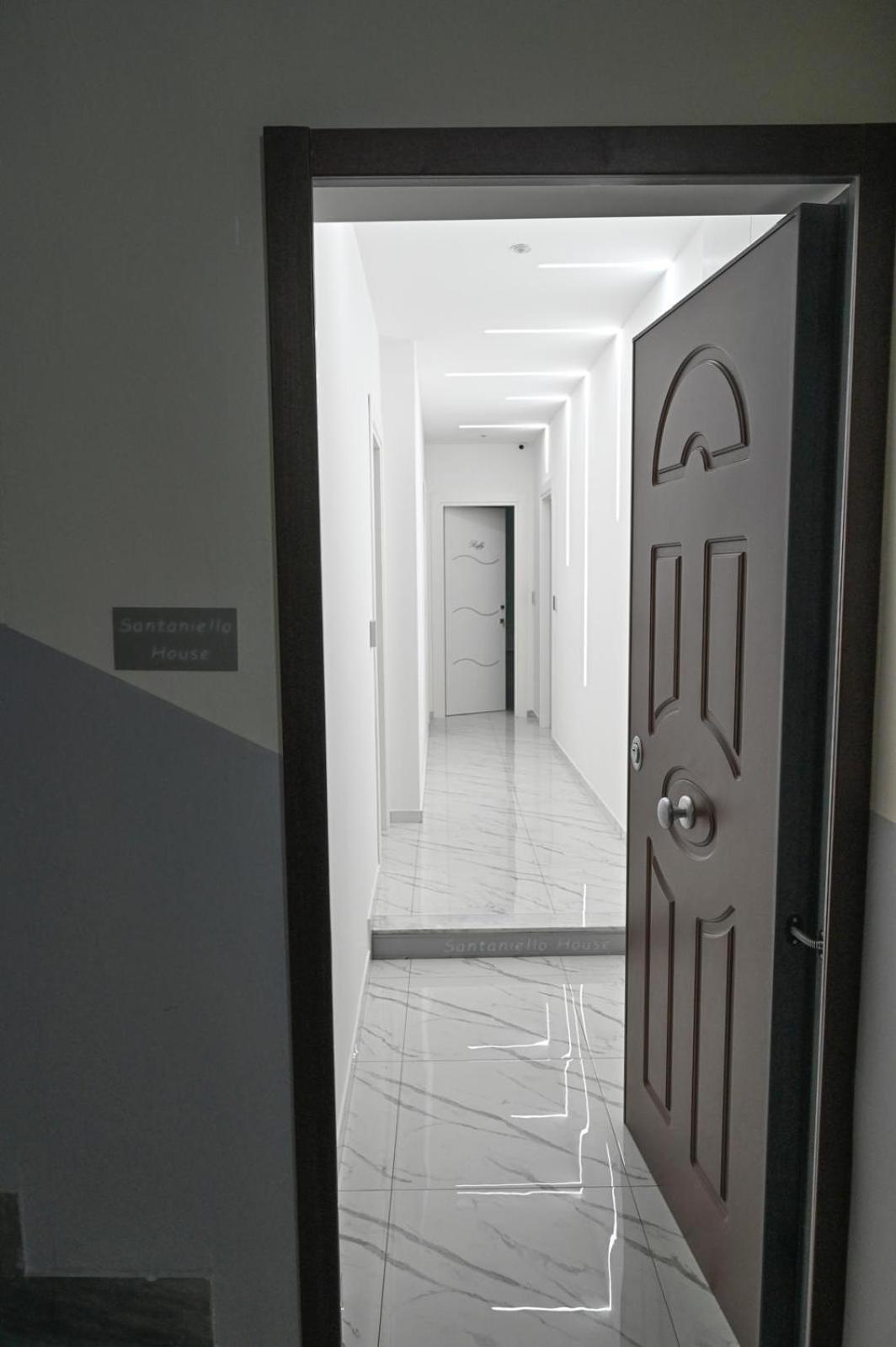 Bebsantaniellohouse1 Bed & Breakfast เนเปิลส์ ภายนอก รูปภาพ