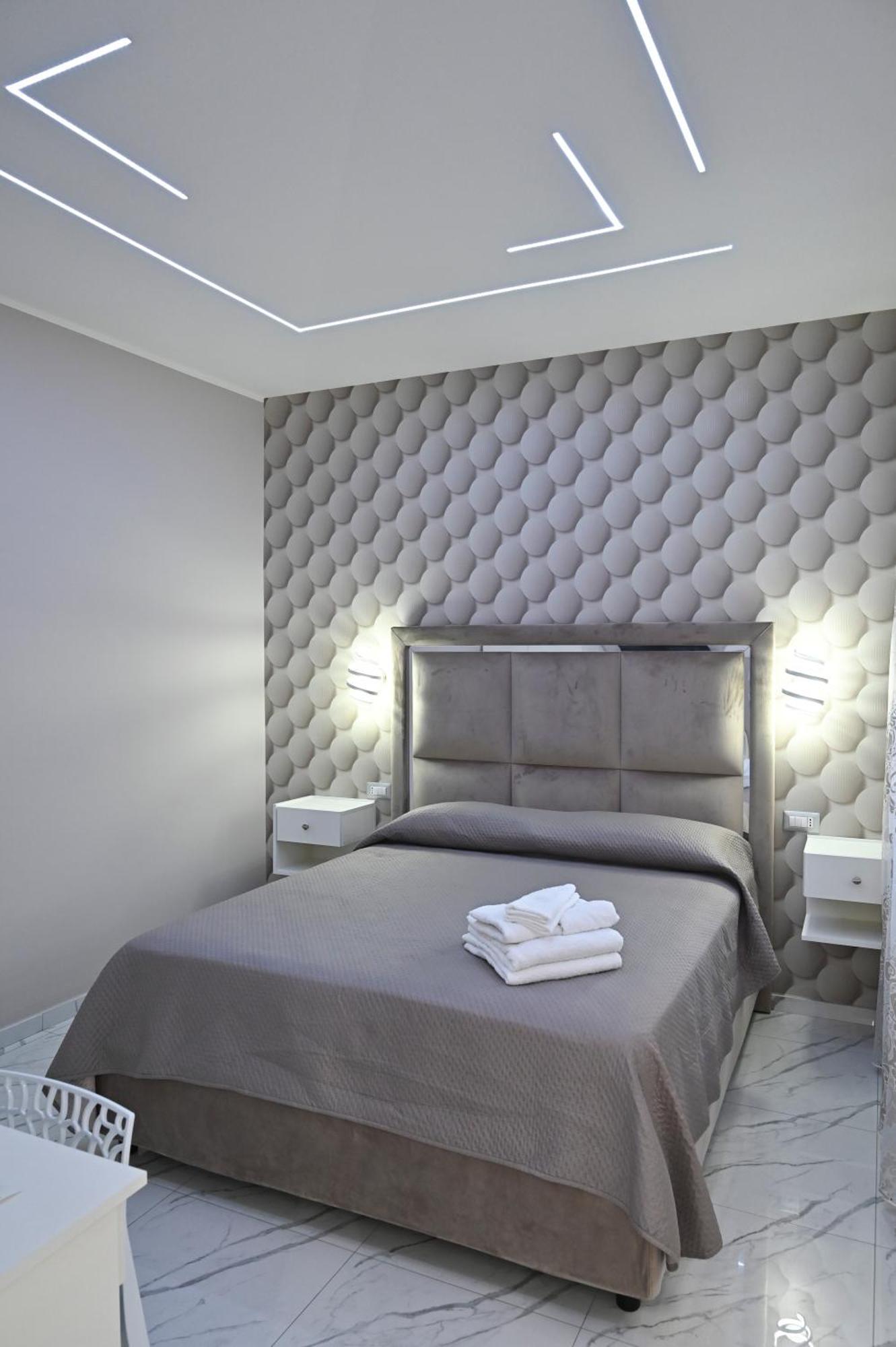 Bebsantaniellohouse1 Bed & Breakfast เนเปิลส์ ภายนอก รูปภาพ