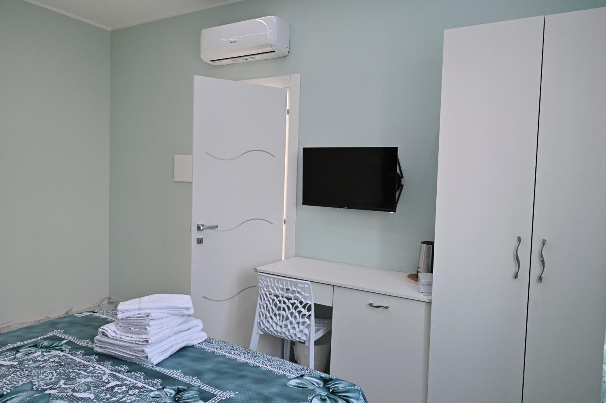 Bebsantaniellohouse1 Bed & Breakfast เนเปิลส์ ภายนอก รูปภาพ