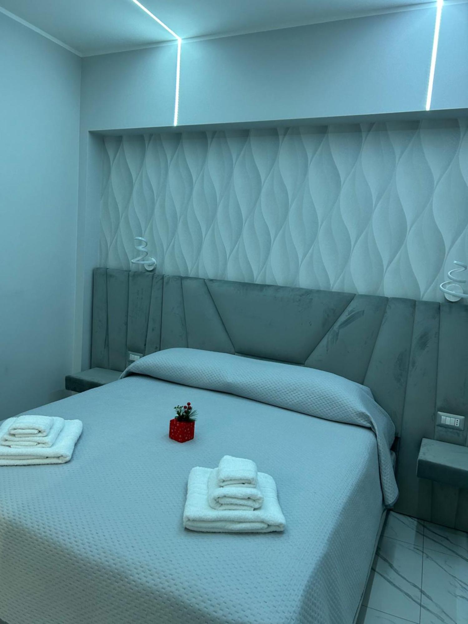 Bebsantaniellohouse1 Bed & Breakfast เนเปิลส์ ภายนอก รูปภาพ