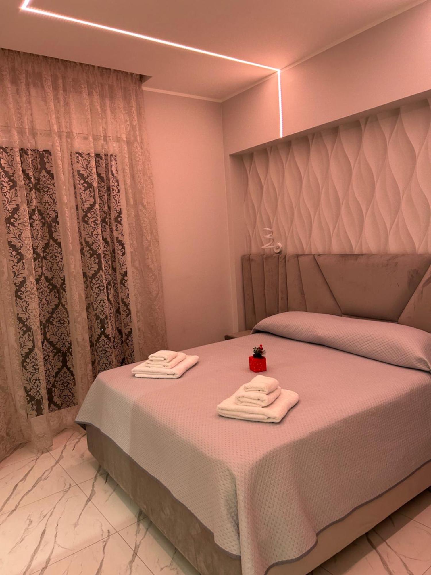 Bebsantaniellohouse1 Bed & Breakfast เนเปิลส์ ภายนอก รูปภาพ