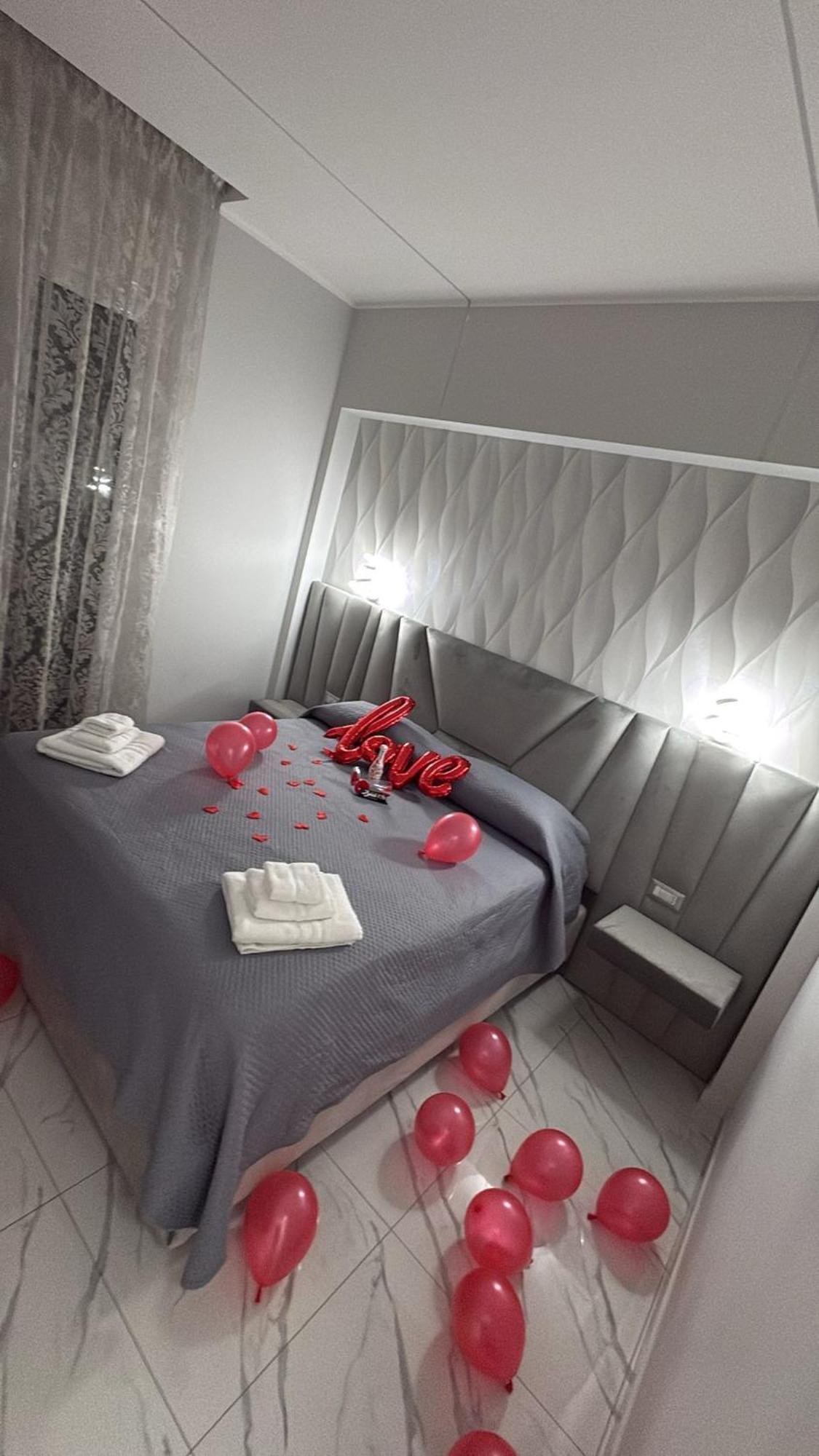 Bebsantaniellohouse1 Bed & Breakfast เนเปิลส์ ภายนอก รูปภาพ